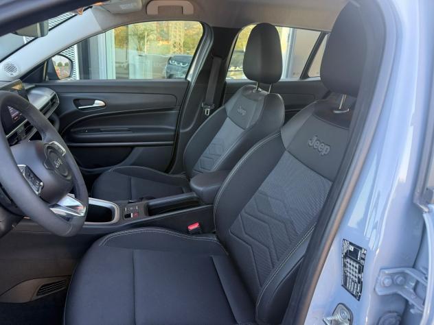 Jeep Avenger e-Hybrid 1.2 MHEV e-Hybrid Turbo Altitude - Foto 5