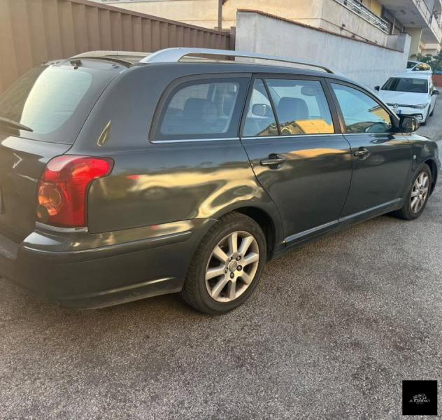 TOYOTA - Avensis - 2.2 D-4D 16V - Foto 3