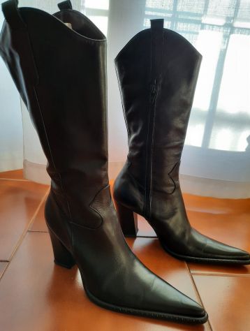 STIVALI DI PELLE NERI NUOVI - Foto 4