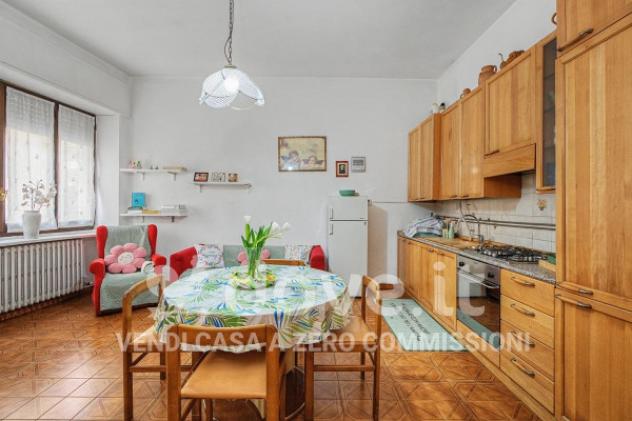 Appartamento di 90 m² con 3 locali in vendita a Carugo - Foto 3
