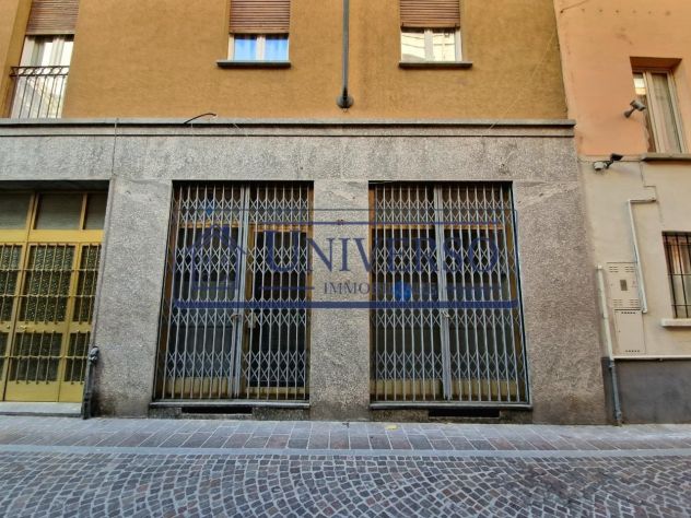NEGOZIO CON DUE VETRINE V.ZE PIAZZA DUOMO - Foto 10