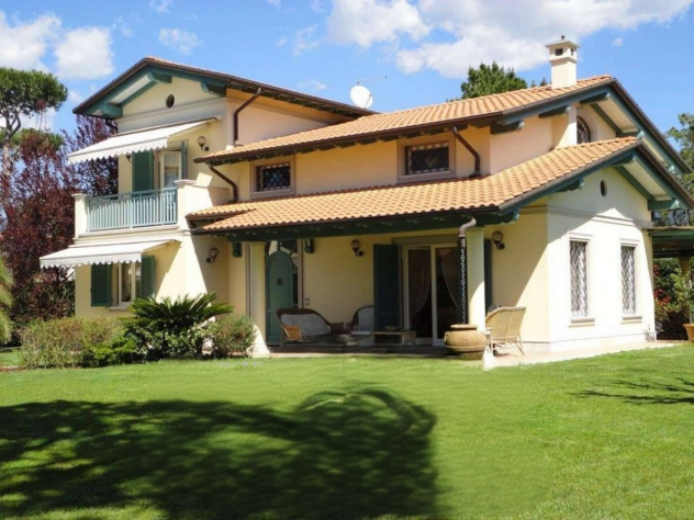 Villa in affitto a Forte dei Marmi 160 mq Rif: 1242407