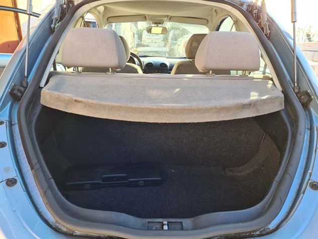 Vendo New beetle 1.9 TDI intera per ricambi - Foto 8