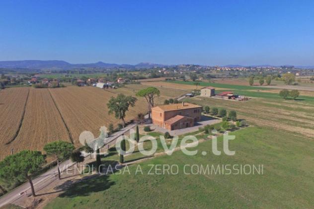 Rustico / Casale di 790 m² con più di 5 locali in vendita a Montepulciano - Foto 3
