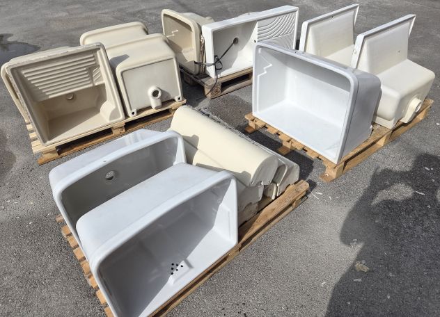STOCK SANITARI LAVATOI CERAMICA+ARTICOLI FERRAMENTA CASALINGHI - Foto 2