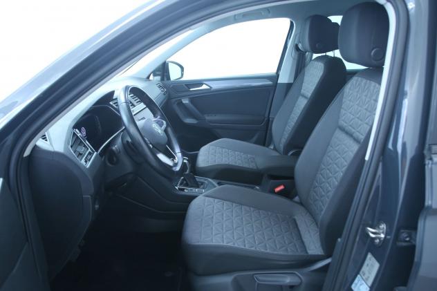 Volkswagen Tiguan 1.4 TSI eHYBRID Life DSG / Fari LED - Digital Cockpit Pro - App-Connect Wireless - Park Pilot Sensori di parcheggio anteriori e pos - Foto 6