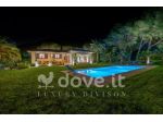 Villa di 250 m² con più di 5 locali in vendita a Capoliveri