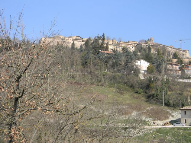 VILLETTA A SCHIERA CON 3 APPARTAMENTI A 2 Km DA URBINO - Foto 5
