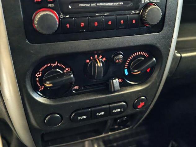 SUZUKI Jimny 1.3i 16V cat 4WD JLX rif. 24115339 - Foto 10