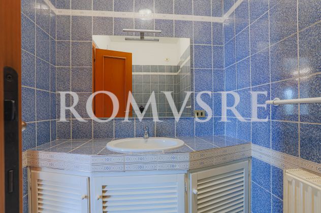 TORRINO SUD TRILOCALE 100 MQ RISTRUTTURATO ARREDATO - Foto 9
