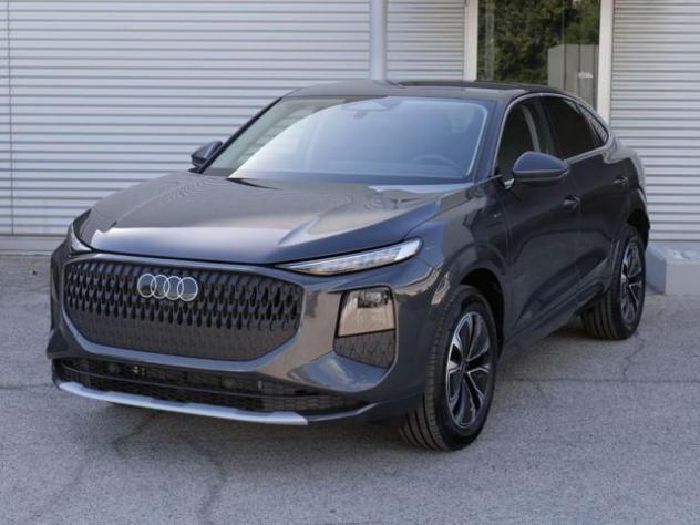 AUDI Q3 Sportback 1.5 e-hybrid 272cv S-tr. Business Adv. rif. 23811856