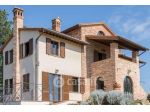 Castiglione del Lago vendesi villa 15 vani 750 Mq