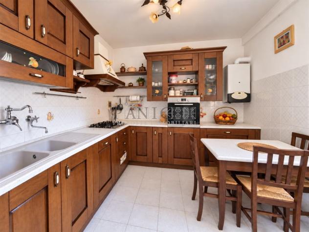 Appartamento spazioso, con balcone, garage e orto - Foto 8