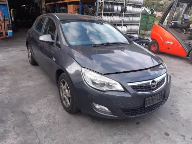 Ricambi vari Opel Astra J 1.7 CDTI del 2010 - Foto 3