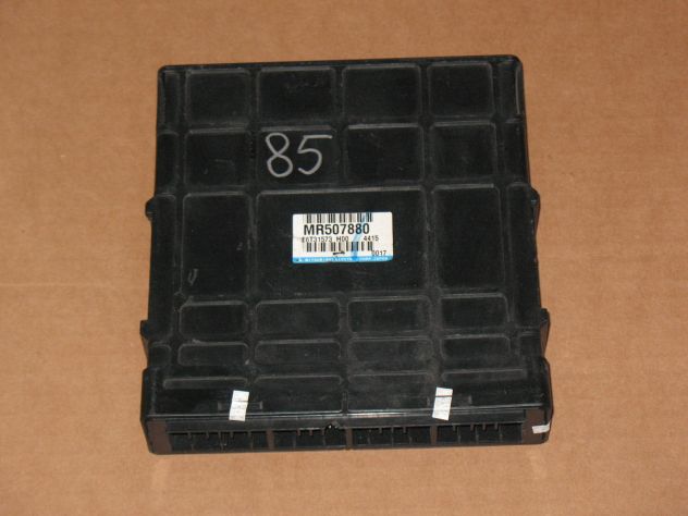 MR507880 ECU Mitsubishi Pajero MR507880 E6T31573 MR507880 E6T31573 H00 4415 2003