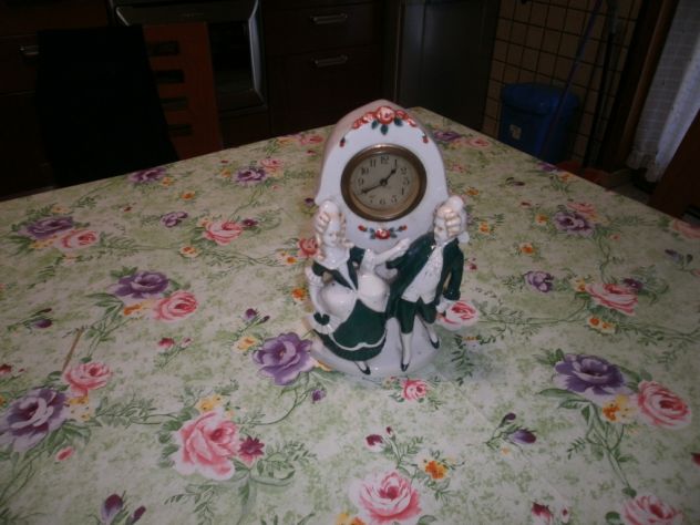 STATUETTA CON OROLOGIO - Foto 2