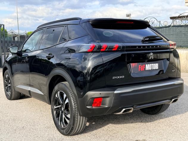 Peugeot 2008 PureTech 130 S&S GT Pack 2022 - Foto 4