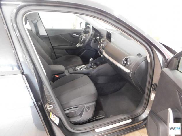 AUDI - Q2 - 35 TFSI S tronic Business Advanced - Foto 6