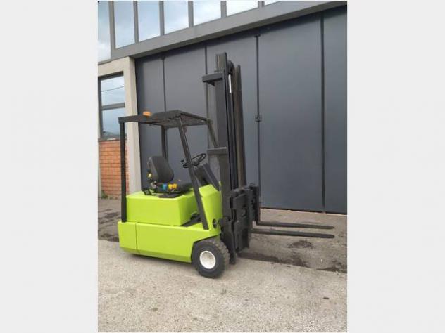 Carrelli elevatori CLARK 15 q