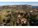 Orvieto - Affasciante villa panoramica su Orvieto con 8 ha di terreno in ve &hellip;