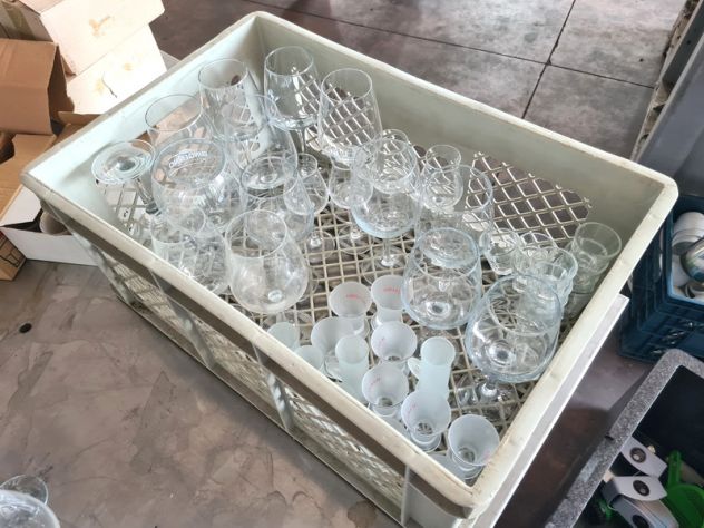bicchieri e calici per vino e liquori usati - Foto 9