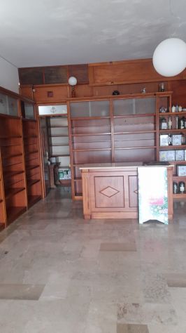 Arredamento completo in legno per Negozio, Studio o Grande Libreria – 100mq - Foto 3