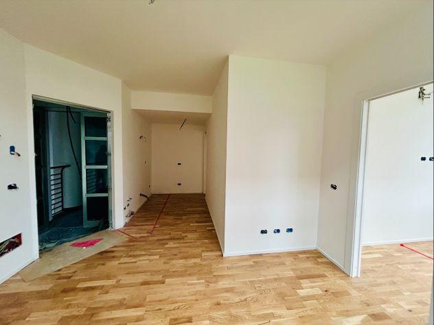 VENDESI 3 LOCALI RISTRUTTURATO A NUOVO IN VIA TRASIMENO - Foto 8