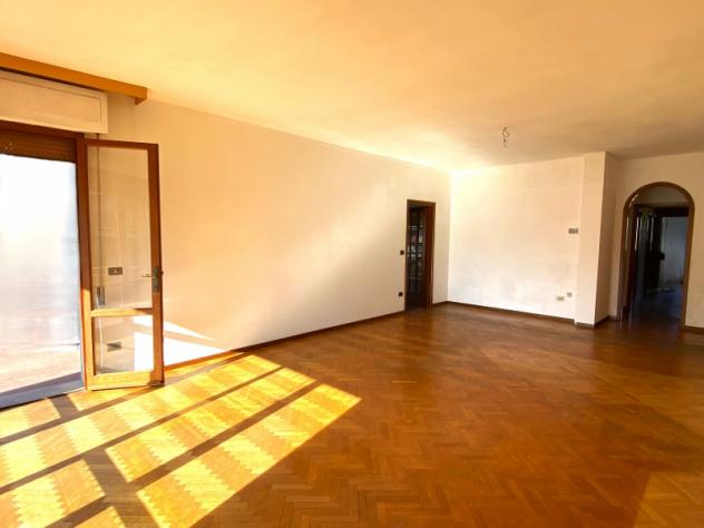 Elegante, panoramico appartamento posto in zona di pregio. - Foto 2