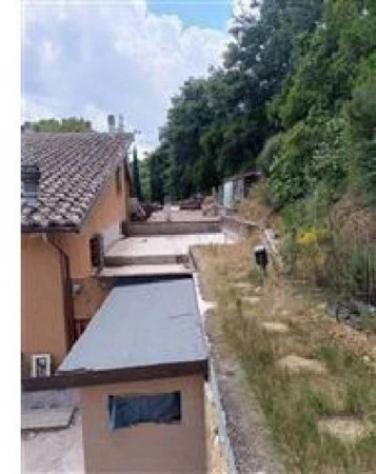 Immobile in asta di 351 m² con più di 5 locali e box auto in vendita a Perugia - Foto 3