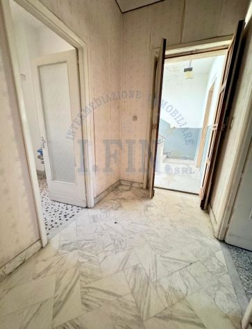 intero palazzetto affacciato su p.zza Marconi a Trecastagni/Bar Campisi - Foto 5