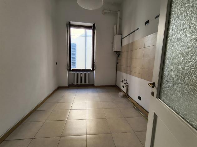 MONZA CENTRO Appartamento quadrilocale con posto auto - Foto 8
