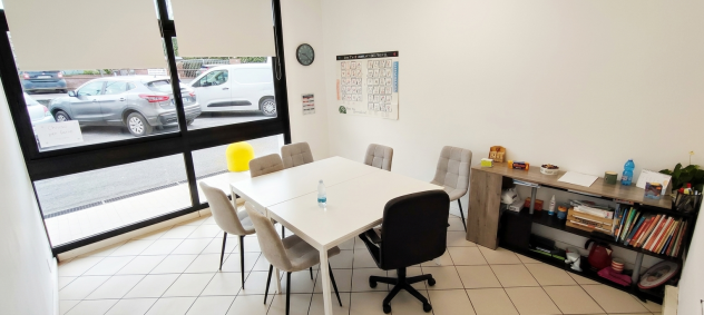 Studio Ufficio con vetrina 15 mq - Utenze Incluse