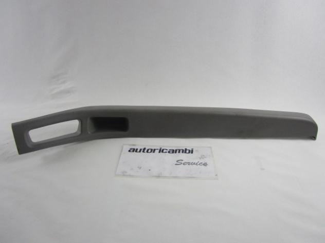 74222-0D010 RIVESTIMENTO APPOGGIA-BRACCIO PANNELLO ANTERIORE LATO SINISTRO TOYTA YARIS 1.4 D 66KW 5M 3P (2008) RICAMBIO USATO