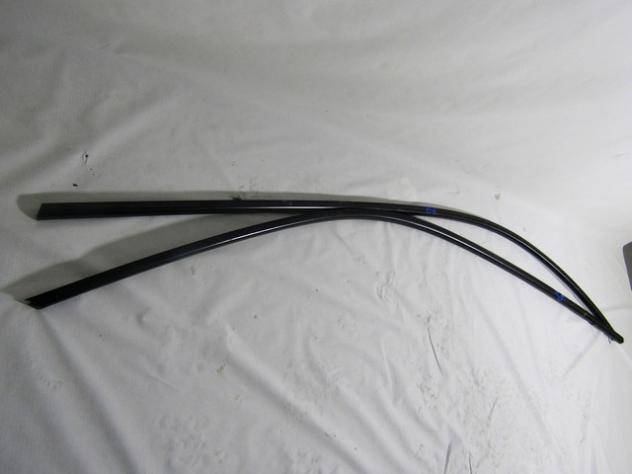 51137122873 COPPIA MODANATURE PROFILI LATERALI VETRI PORTE BMW SERIE 3 320 D E91 2.0 D 130KW AUT 5P (2008) RICAMBIO USATO 51137122874