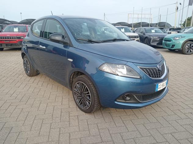 Lancia Ypsilon 1.0 FireFly 70cv S&S Hybrid SILVER - Foto 3
