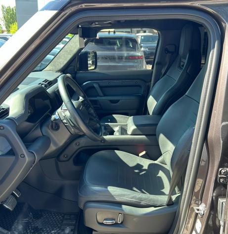 Land Rover Defender 110 4.4 V8 635 CV AWD Auto OCTA - Foto 8
