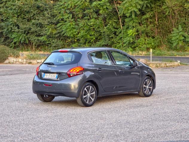 Peugeot 208 PureTech 82 5 porte Allure E6b Manuale NEO 2017 - Foto 6