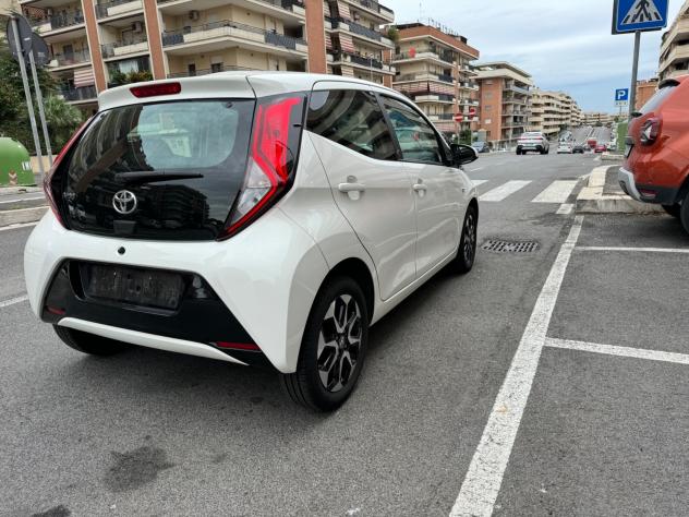 Toyota Aygo Connect 1.0 VVT-i 72 CV 5 porte x-play MMT LED NAVI KAMERA CERCHI 16PDC - Foto 6
