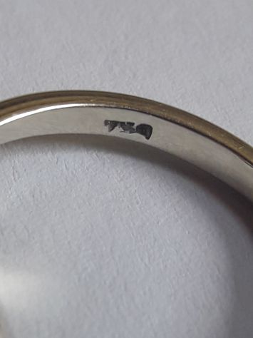 Anello solitario contornato da 28 diamantini - Foto 3