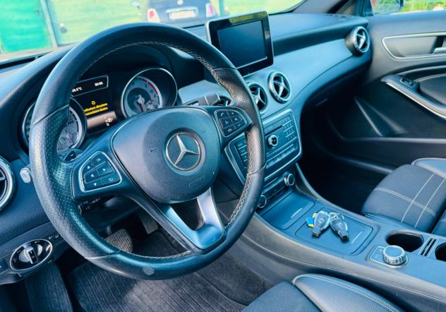 Mercedes-benz GLA 200 d Premium - Foto 8