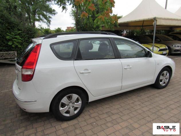 HYUNDAI - i30 Station Wagon - 1.6 CRDi 90CV 6m Comfort - Foto 4