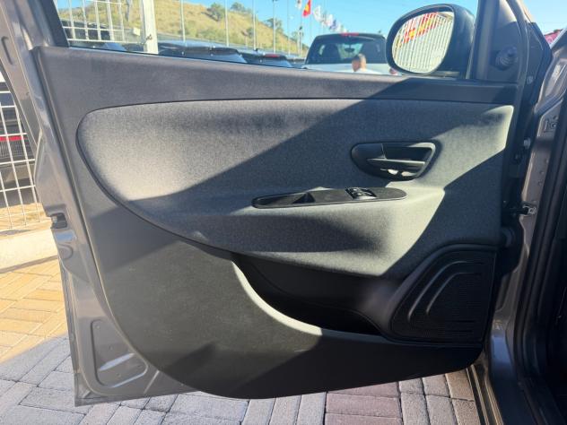 Lancia Ypsilon 1.0 FireFly 5 porte S&S Hybrid Ecochic Silver - Foto 10
