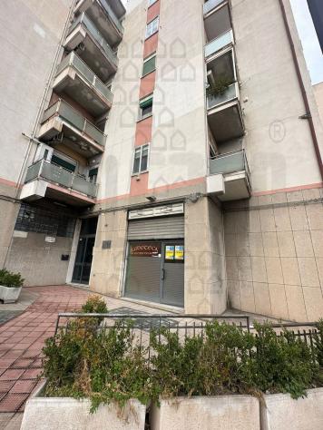 NEGOZIO di 4 vani e di 150 mq (MESSINA) rif. 2VS16954