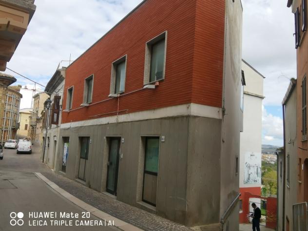 Locale commerciale in vendita a Picciano