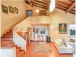 Villa di 380 m² con 5 locali e box auto doppio in vendita a Dormelletto