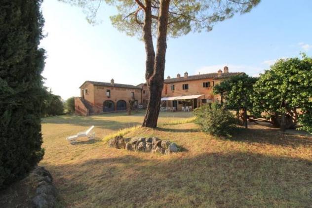 Colonica in vendita a Siena 650 mq Rif: 1418654