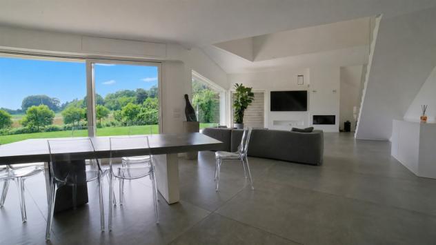 Eleganza Contemporanea e Vista Panoramica nella Villa di Design in classe A a Triuggio Montemerlo