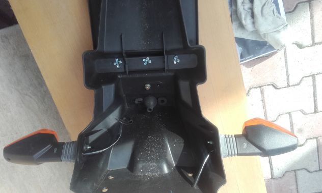 Parafango post completo di frecce x Suzuki GSX R 600/750 K4/5 - Foto 2