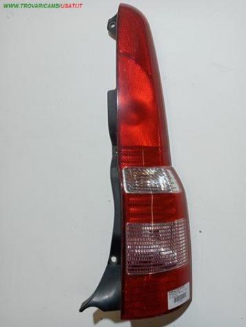 FANALE POST DX  INTERNO NERO

 999-U1310125 Parti elettriche  Fanaleria  Fanali  Fanale post. dx. FIAT - PANDA - 01-09-2003 - 01-12-2011