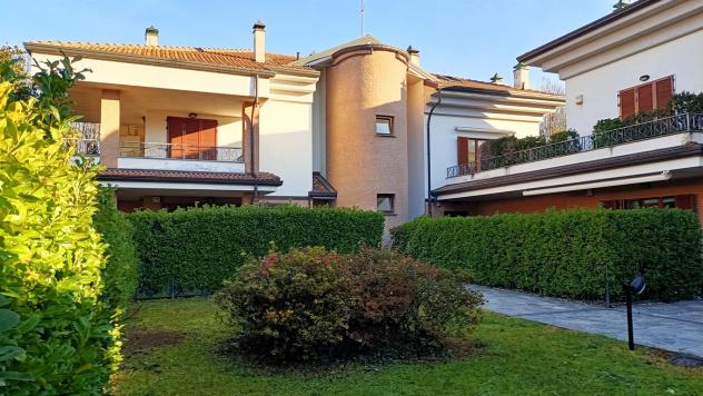 Lesmo (MB) In elegante residenza, QUATTRO locali con terrazzi, balconi con box. - Foto 3